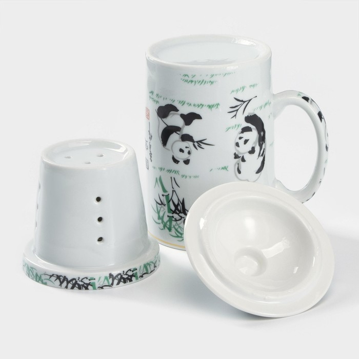Кружка керамическая с крышкой и ситом &laquo;Панды&raquo;, 300 мл, цвет белый