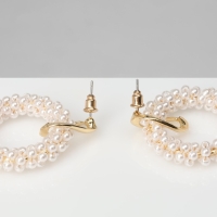 Серьги с жемчугом &laquo;Круги&raquo; на кольце, цвет белый в золоте