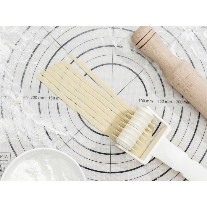 Валик для нарезки теста Доляна &laquo;Сетка&raquo;, 20&times;7&times;4,5 см, цвет белый