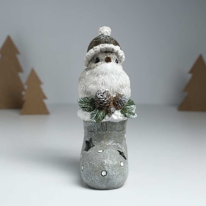 Сувенир полистоун свет "Воробышек в колпаке сидит на новогоднем сапоге" серый 7,6х9,5х15 см   103258