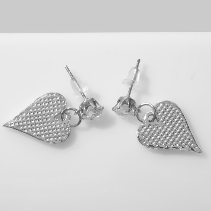 Серьги со стразами &laquo;Сердце&raquo; изящное, цвет белый в серебре