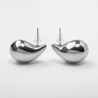 Серьги пластик &laquo;Капля&raquo; изогнутая мини, цвет серебро