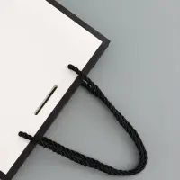 Пакет подарочный, белый, с бантом, 19 х 15 х 7 см