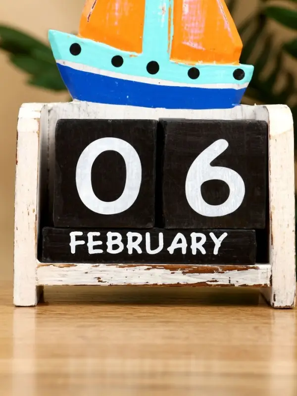 Календарь настольный "Парусник" дерево 11х5х16 см, цв. оранжевый