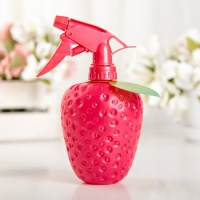 Пульверизатор &laquo;Клубничка&raquo;, 500 мл, цвет красный