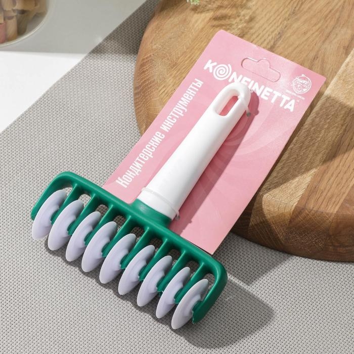 Валик для нарезки полос из теста KONFINETTA &laquo;Сладость&raquo;, 14&times;17&times;4 см, цвет белый