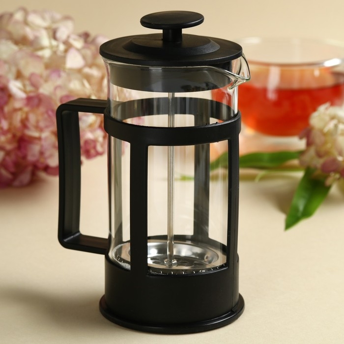 Набор &laquo;С 8 марта&raquo;: чай чёрный со вкусом мяты 100 г., френч-пресс