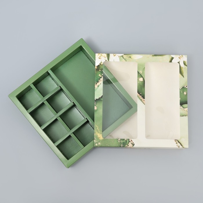 Коробка под 8 конфет и шоколад с ячейками, кондитерская упаковка &laquo;Любимому учителю&raquo; 18 х 18 х 4 см