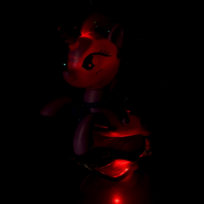 Игрушка-сюрприз &laquo;Морской пони&raquo; со светом и наклейками, МИКС