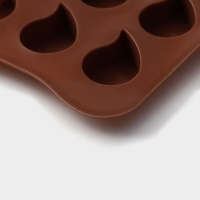Форма для конфет и шоколада Доляна &laquo;Капелька&raquo;, силикон, 21,5&times;10,4&times;1,3 см, 15 ячеек (2,3&times;3 см), цвет коричневый