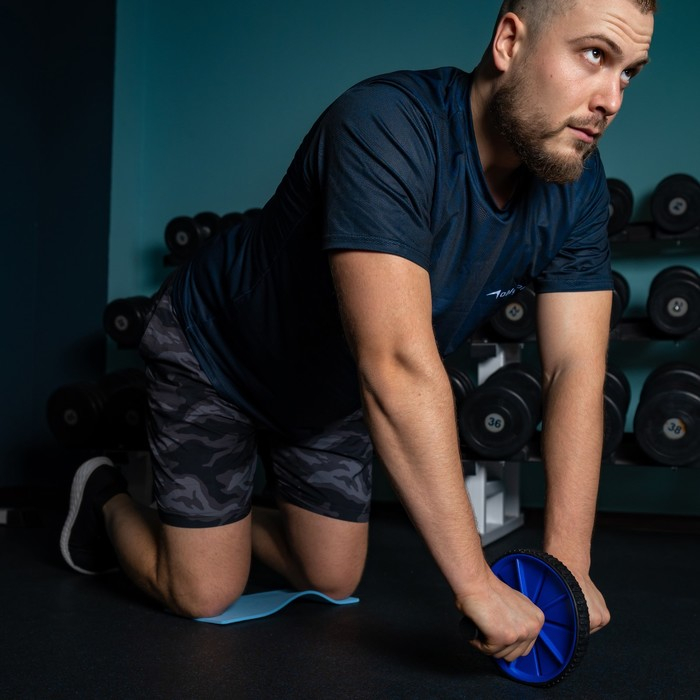 Ролик для пресса ONLYTOP, 1 колесо, с ковриком, цвета МИКС