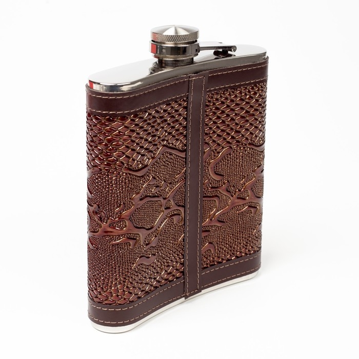 Подарочный набор 6 в 1: фляжка 540 мл, 4 стопки по 75 мл, воронка Подарочный набор 6 в 1: фляжка 540 мл, 4 стопки по 75 мл, воронка