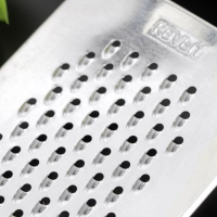 Тёрка плоская для моркови &laquo;Помощник&raquo;, 8,5&times;20 см