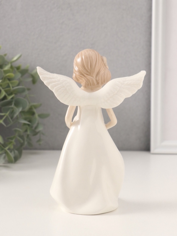 Сувенир керамика "Девочка-ангел в белом платье с сердечком" 5,5х10,5х15 см