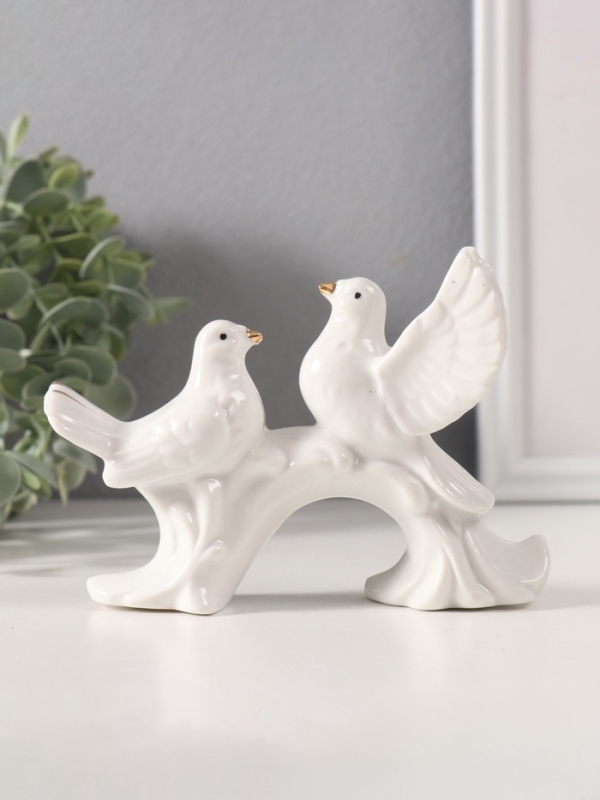 Сувенир керамика "Белые голуби на дуге" с золотом 3х12х9 см