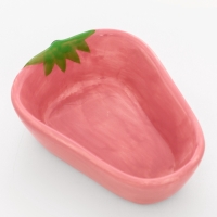 Миска керамическая для грызунов "Клубника" 10 х 11 х 4 см