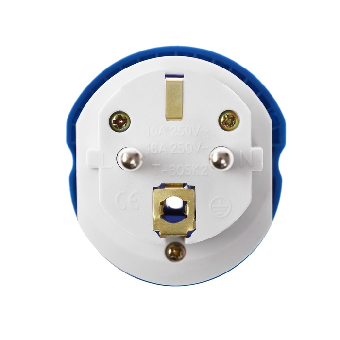 Переходник универсальный 16А, с з/к, 220 В, синий, заподлицо в розетку