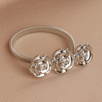 Подхват для штор &laquo;Розы&raquo;, 8,7 &times; 3,5 см, 23,5 см, цвет серебряный