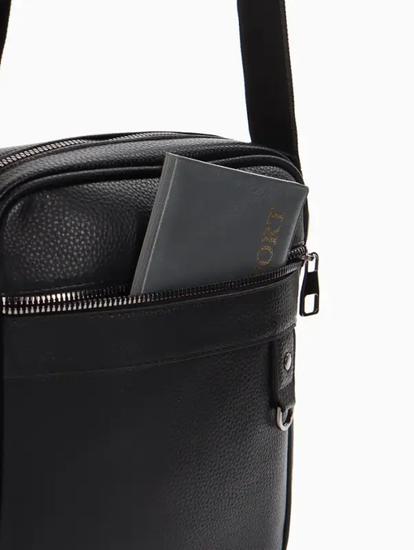 Сумка мужская, 21*7*25 см, отд на молнии, 2 н/карман, длин рег.ремень, черный