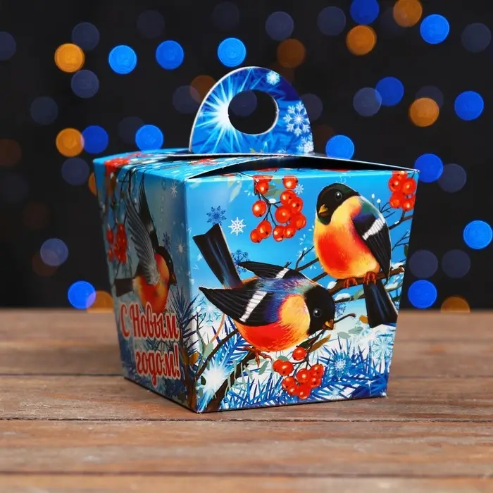 Подарочная новогодняя коробка &laquo;Снегири&raquo;, упаковка, 10&times;9.2&times;9.2 см