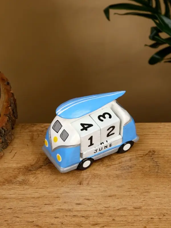 Календарь настольный "Микроавтобус" дерево 10х5х7 см, цв. синий