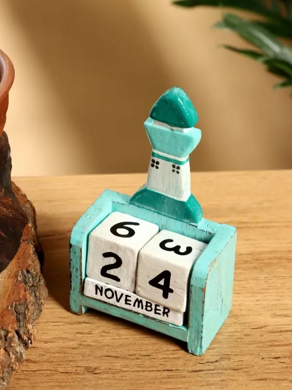 Календарь настольный &laquo;Маяк&raquo;, 7&times;4&times;11 см, дерево, бело-бирюзовый