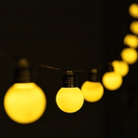 Гирлянда &laquo;Нить&raquo;, 2.7 м, с насадками в виде белых шаров, IP44, 10 LED, 8 режимов, солнечная батарея, тёмная нить, свечение тёплое белое