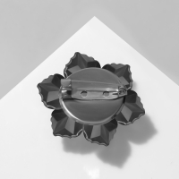 Брошь &laquo;Цветок&raquo; сказочный, цвет радужно-сиреневый в серебре