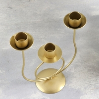 Подсвечник "Трио" металл на 3 свечи, 17х18 см, золотой Подсвечник "Трио" металл на 3 свечи, 17х18 см, золотой