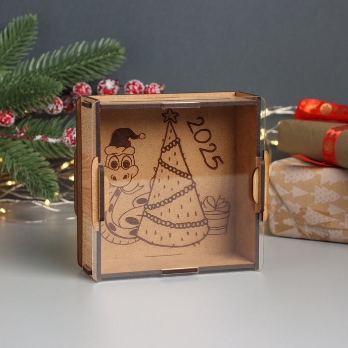 Новогодняя копилка с акрилом Новогодняя копилка с акрилом "Змея. Праздник" 12х12х4 см