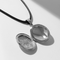Кулон на шнурке &laquo;Для фото&raquo; овал с цветами, цвет серебро на чёрном шнурке, 45 см