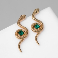 Новый год! Символ года 2025! Серьги со стразами &laquo;Змея&raquo; завиток, цвет зелёный в золоте