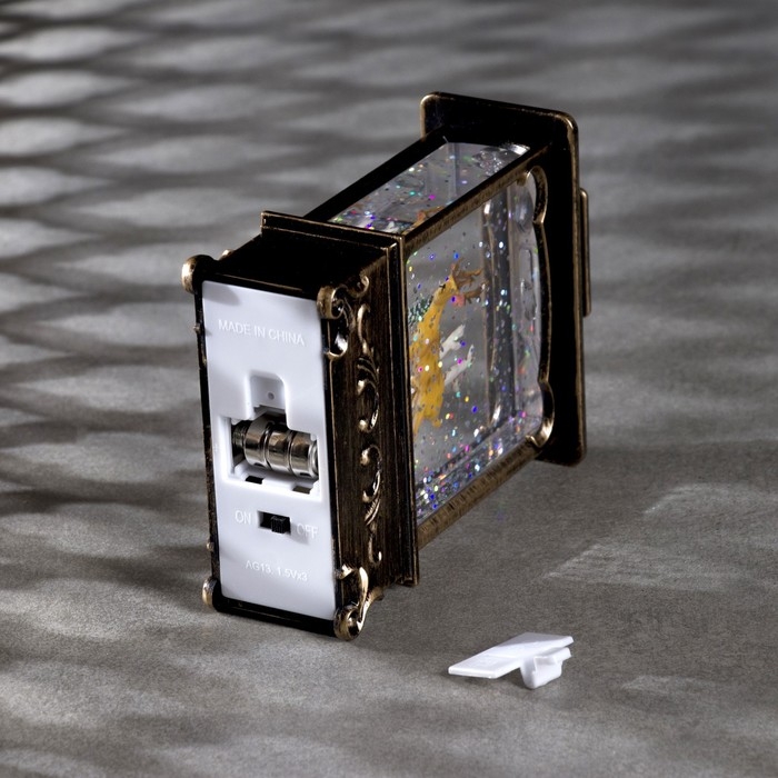 Светодиодная фигура &laquo;Фонарь с оленем&raquo; 7.6 &times; 13.5 &times; 3.2 см, пластик, блёстки, батарейки AG13х3 (в комплекте), свечение тёплое белое