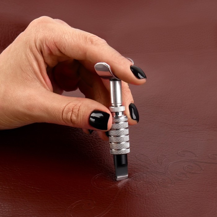 Нож поворотный для тиснения на коже, 9 &times; 2,7 см, цвет серебряный