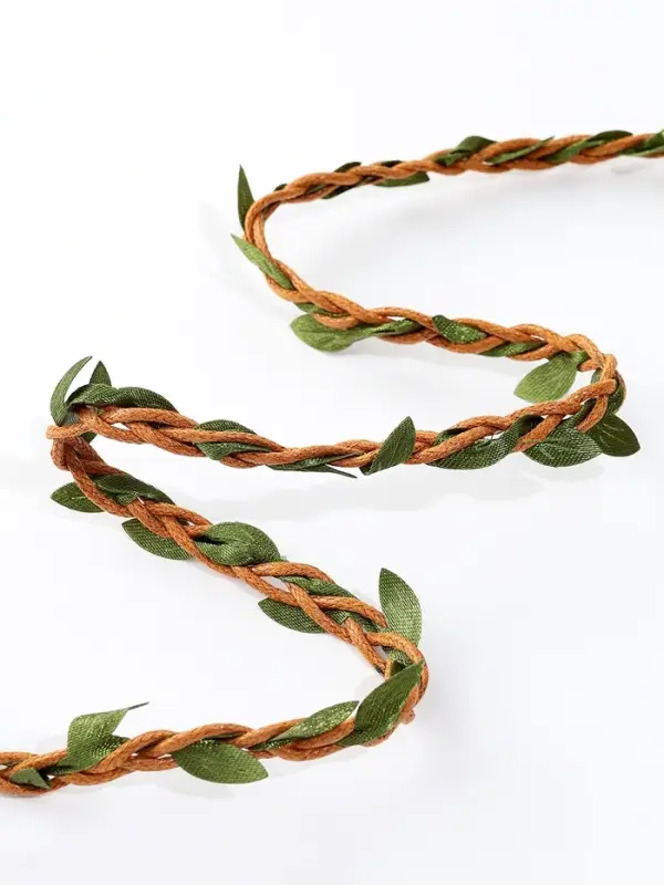 Тесьма плетеная с листьями, 1 м