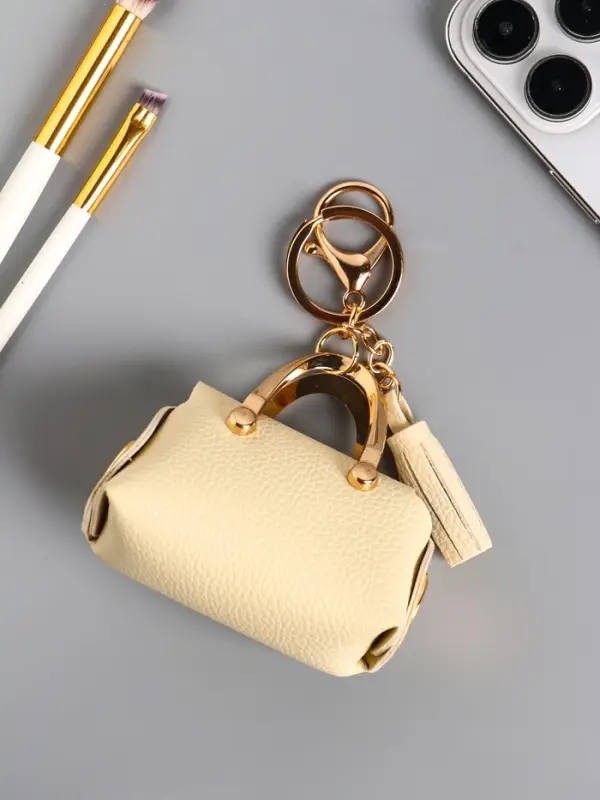 Брелок кожзам с карабином, с кистью "Саквояж" сливочный 7,5х4х7 см