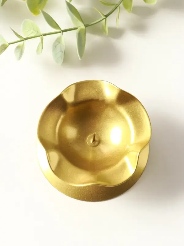 Подсвечник "Кувшинка Н" металл 7,3х3,5 см, золото