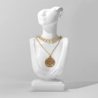 Бюст для украшений 9,5&times;4,5&times;20,5, отверстие в ухе, цвет белый