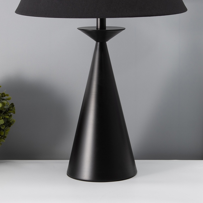 Настольная лампа с абажуром RISALUX &laquo;Эрика&raquo;, Е27, 40 Вт, чёрный, 34&times;34&times;56 см