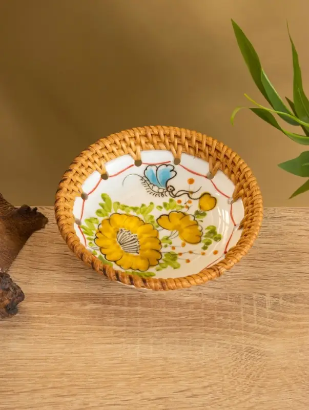 Тарелка керамическая с ротангом 13,5х13,5х3 см, МИКС
