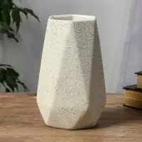 Ваза керамика настольная "Бэрри" грани, h=18,5х11. d=7,5 см, белый