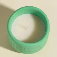 Свеча в вулканическом подсвечнике "Изгиб" мятная 8,3х8,5х7 см