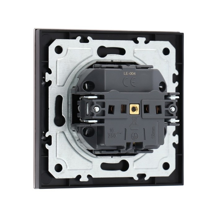 Розетка одноместная TOT Matte Glass, 16 А, скрытая, с з/к, стекло, черная Розетка одноместная TOT Matte Glass, 16 А, скрытая, с з/к, стекло, черная