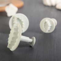 Набор плунжеров кондитерских Доляна &laquo;Листик&raquo;, 3 шт, d=7/6,5/5 см