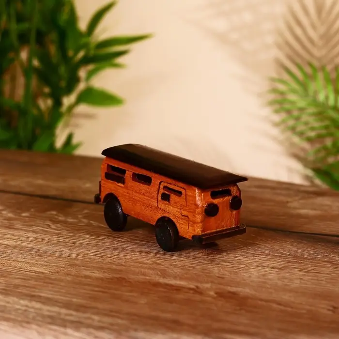 Сувенир "Автобус" тиковое дерево 13х4,5х7 см