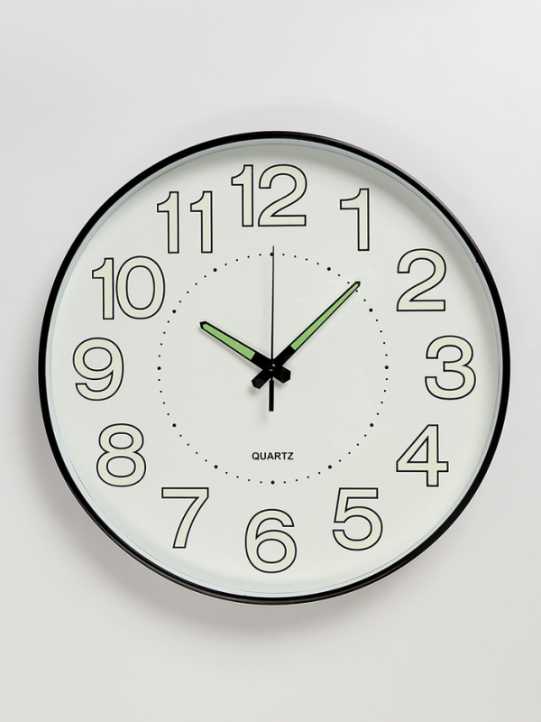 Часы настенные интерьерные &laquo;Классика&raquo;, плавный ход, светящиеся, d-35 см