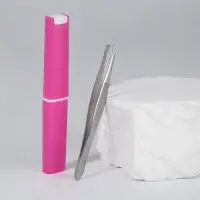 Пинцет скошенный, узкий, 9 см, в футляре, МИКС