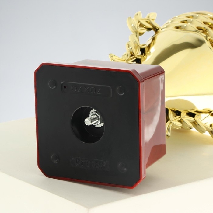 Кубок 184C, наградная фигура, золото, подставка пластик, 21 &times; 10 &times; 6,5 см.