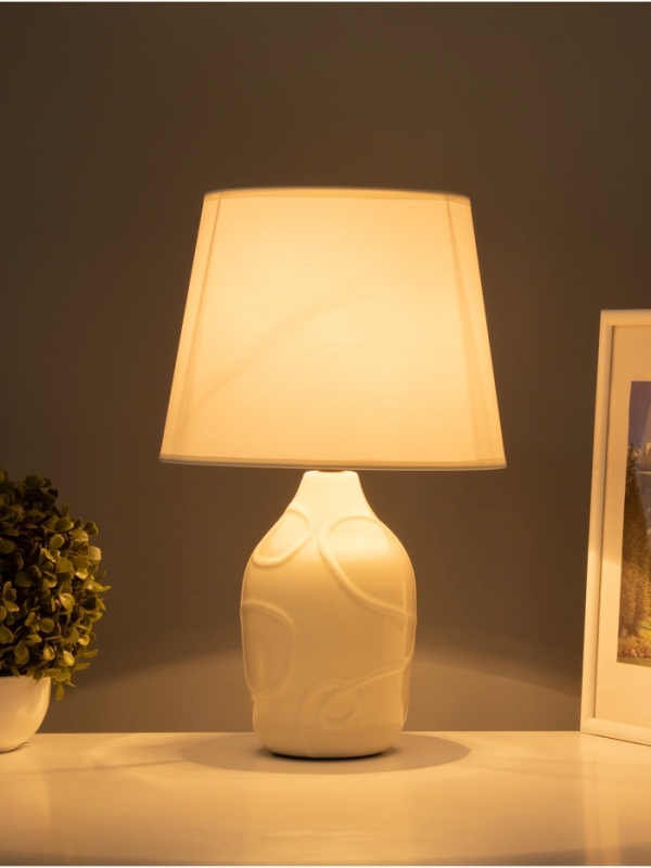 Настольная лампа Настольная лампа "Линии" 1х15Вт Е14 молочный 25х25х36см