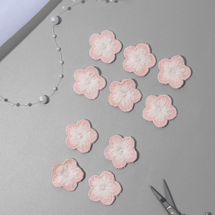 Вязаные элементы &laquo;Цветочки&raquo;, 2,8 &times; 2,8 см, 10 шт, цвет розовый/белый